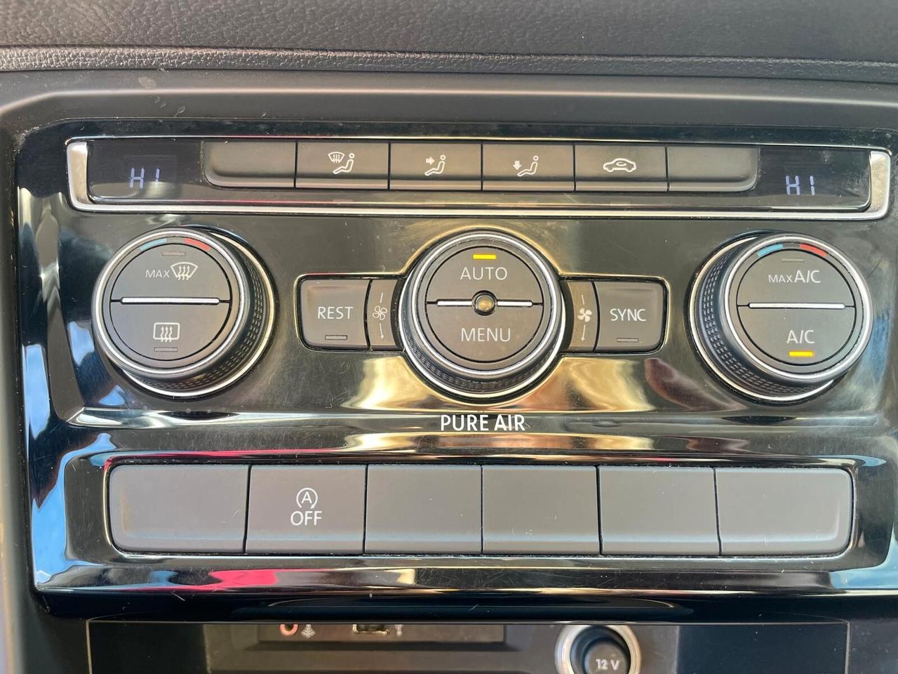 Volkswagen Touran 1.6 TDI Highline 7 POSTI