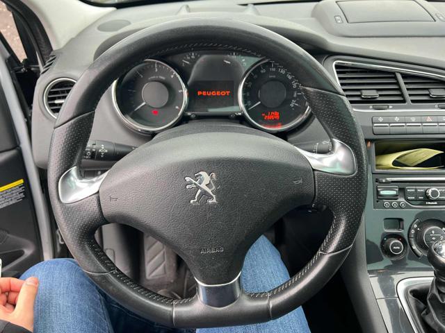 PEUGEOT 5008 1.6 HDi 115CV Allure