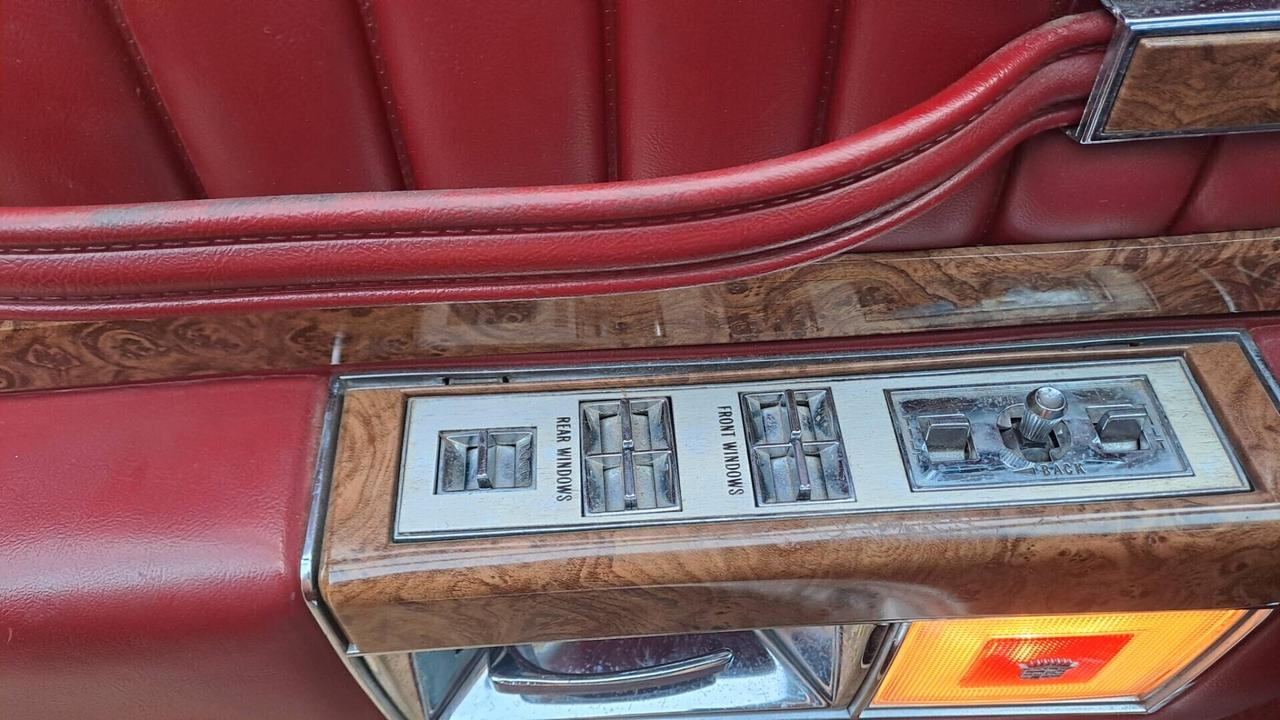 Cadillac Deville de ville PREZZO OFF-E-R-TA