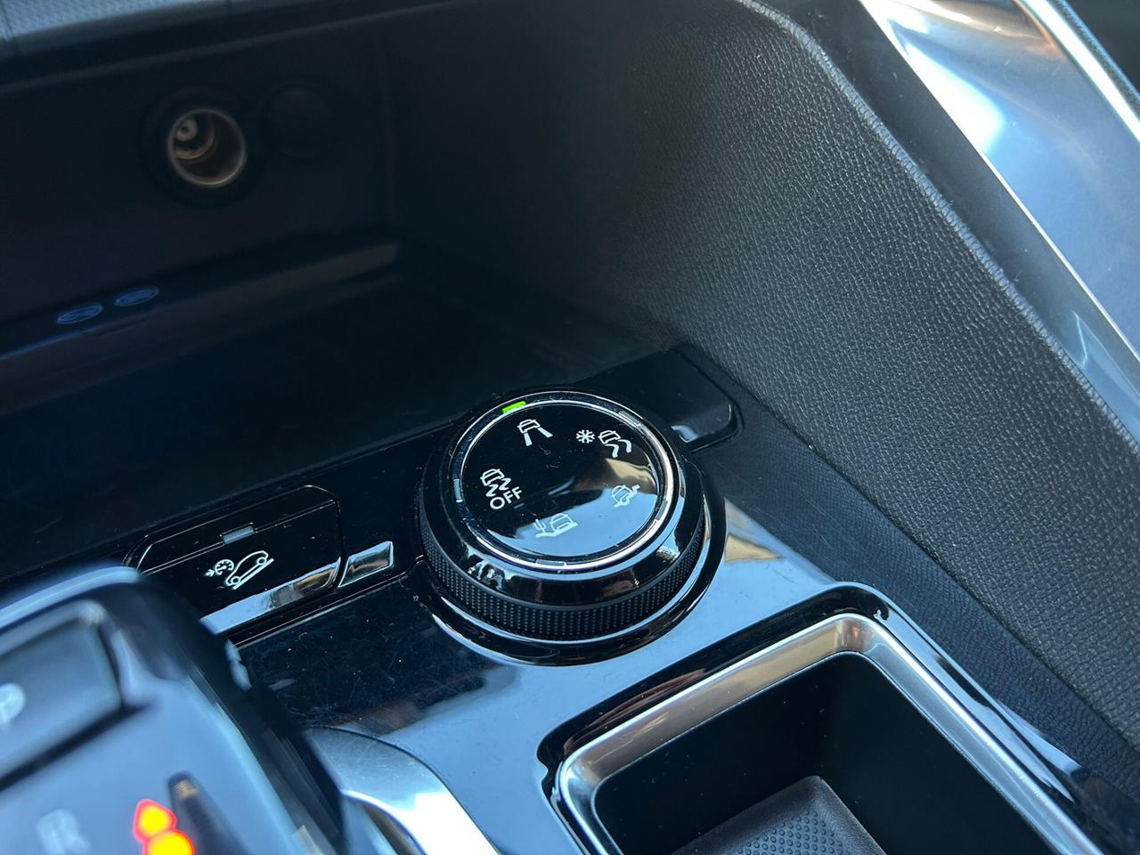 Peugeot 3008 1.5 BlueHDi EAT8 GT-LINE TETTO-2018