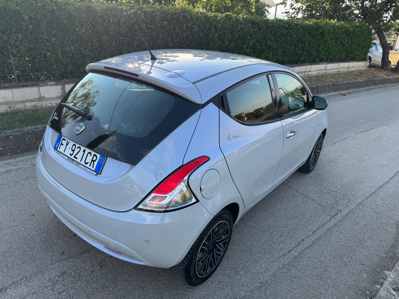 Lancia Ypsilon 1.2 69 CV 5 porte S&S Gold