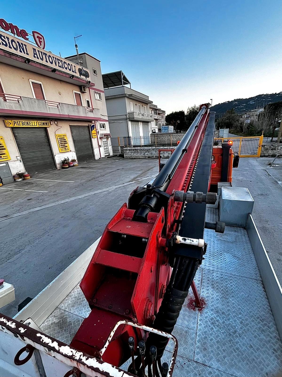 PIATTAFORMA AEREA IVECO 145-17 CESTELLO H. 20MT – SCALIFICIO RIMINESE