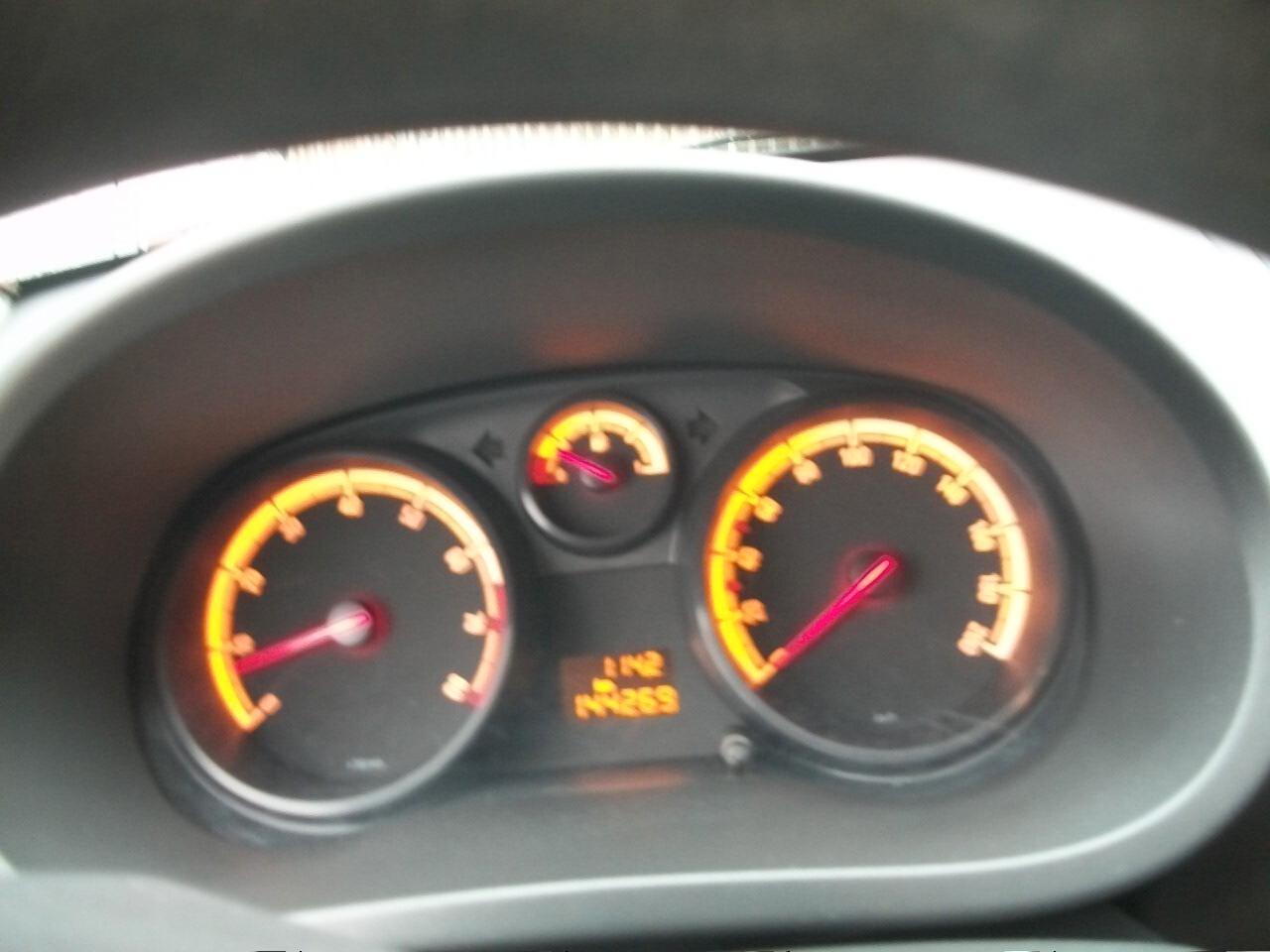 Opel Corsa 1.2 3 porte One SI NEOPATENTATI GARANZIA UN ANNO EURO 05 HP 86 KW 63 KM 144200