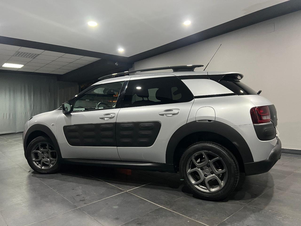 Citroen C4 Cactus BlueHDi 100 Shine