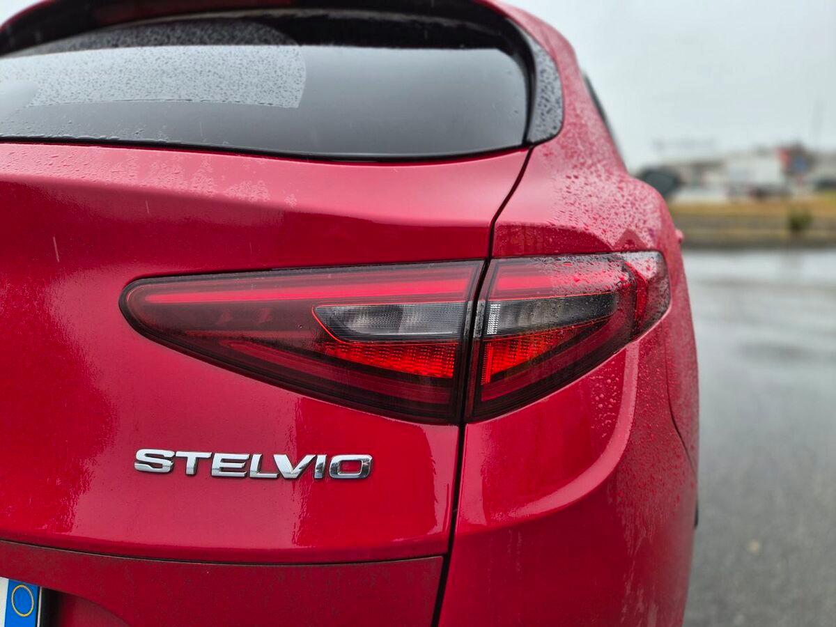 Alfa Romeo Stelvio 2.2 t Business rwd 180cv auto