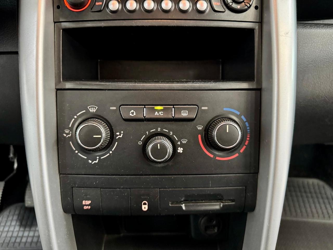 Peugeot 207 1.4 HDi 70cv 5p. 10/2011