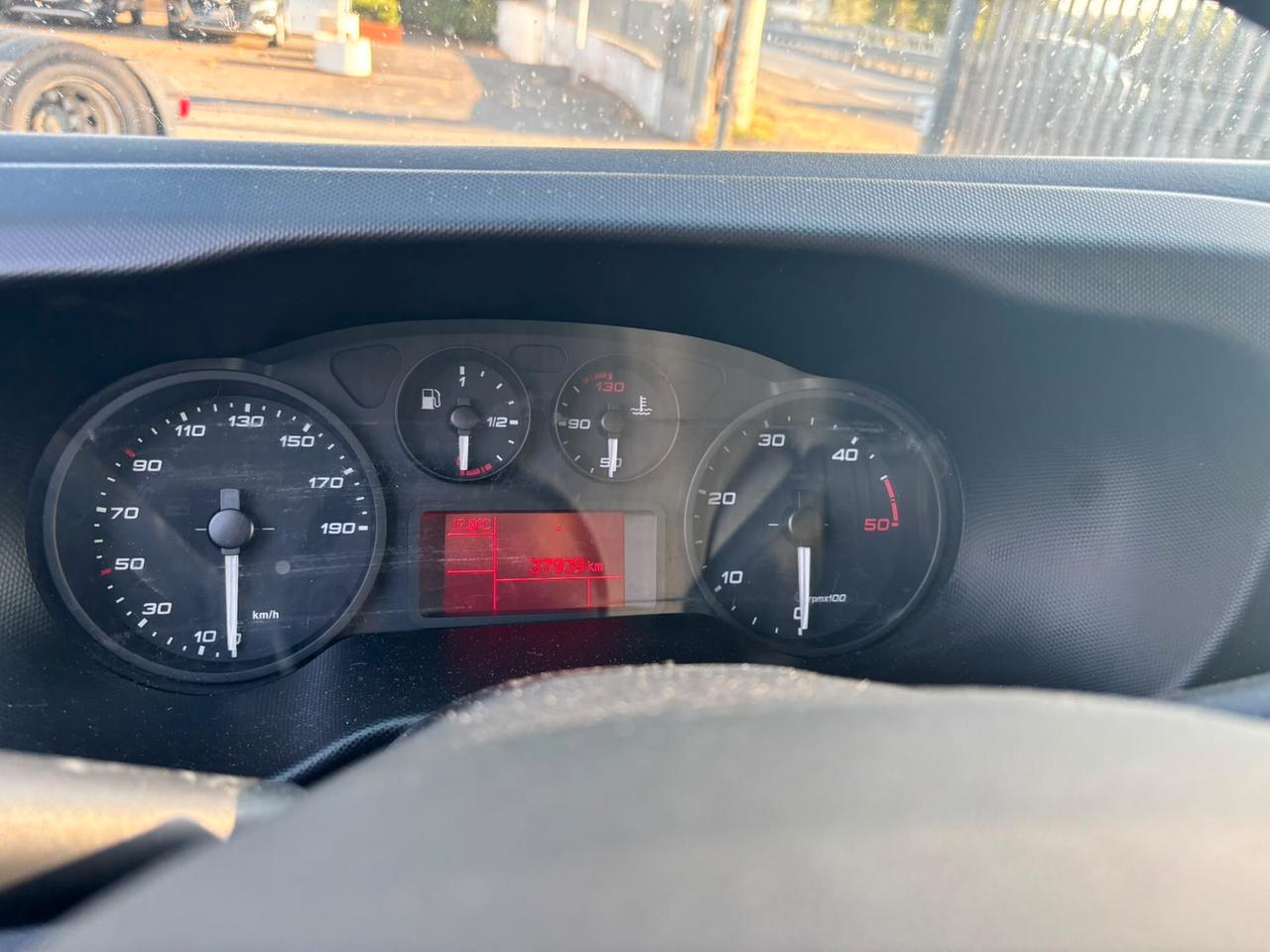 Iveco daily 35C160 furgone e sponda