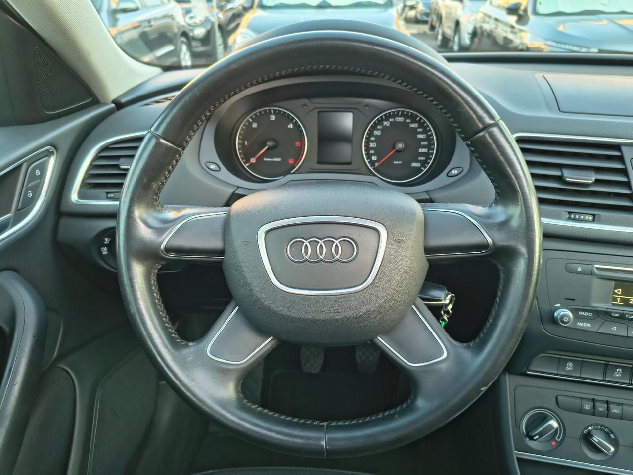 AUDI Q3 2.0 DIESEL TETTO PANORAMICO UNICOPROPRIETA