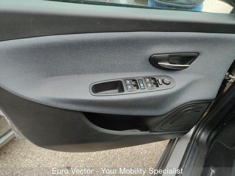 Lancia Ypsilon 0.9 TwinAir 5 porte Metano Ecochic Gold