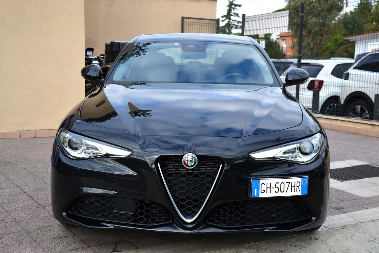Alfa Romeo Giulia 2.0 200CV AT8 NAV LED RCAM PDC *PREZZO VERO*
