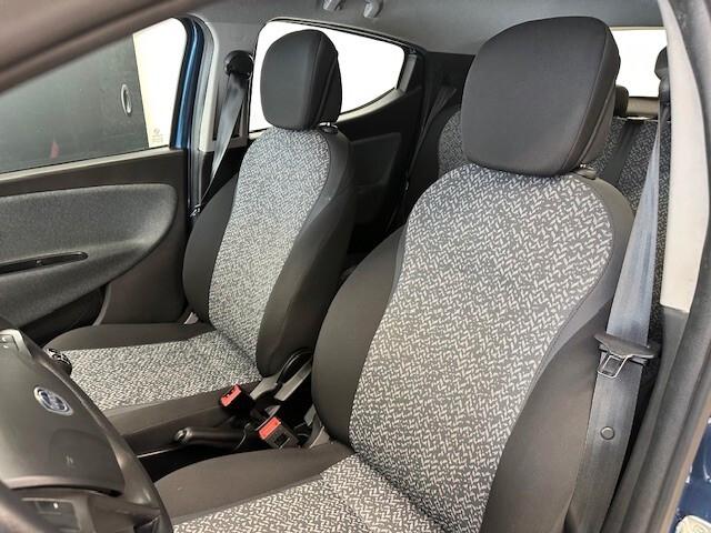 Lancia Ypsilon 1.0 FireFly 5 porte S&S Hybrid Ecochic Silver