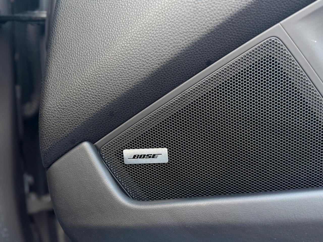 Porsche 911 992 Carrera 4 Cabrio auto