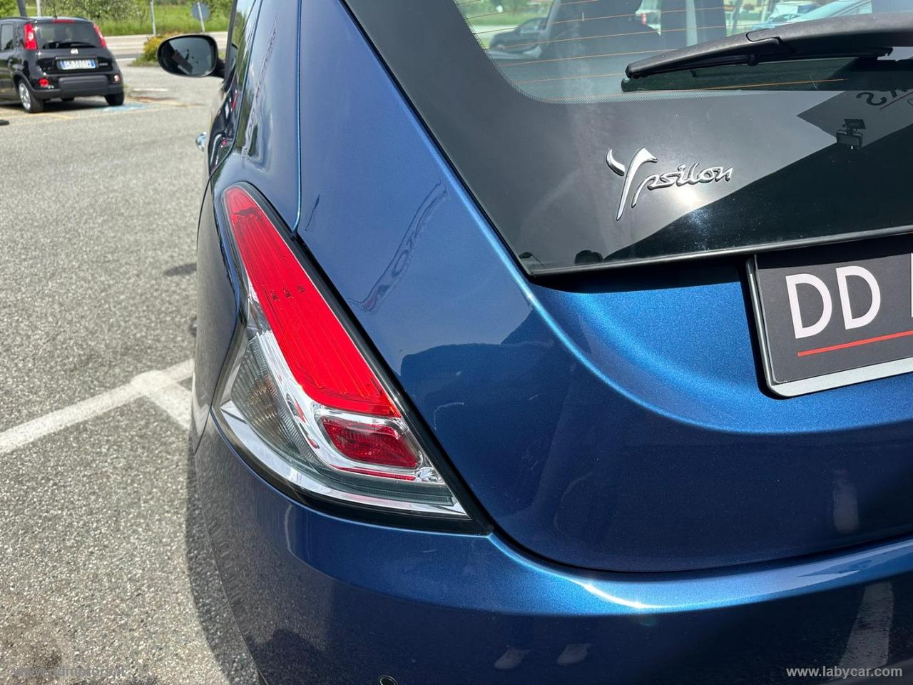 LANCIA Ypsilon 1.0 FireFly 5p.S&S Hybrid Silver *NEOPATENTATI*