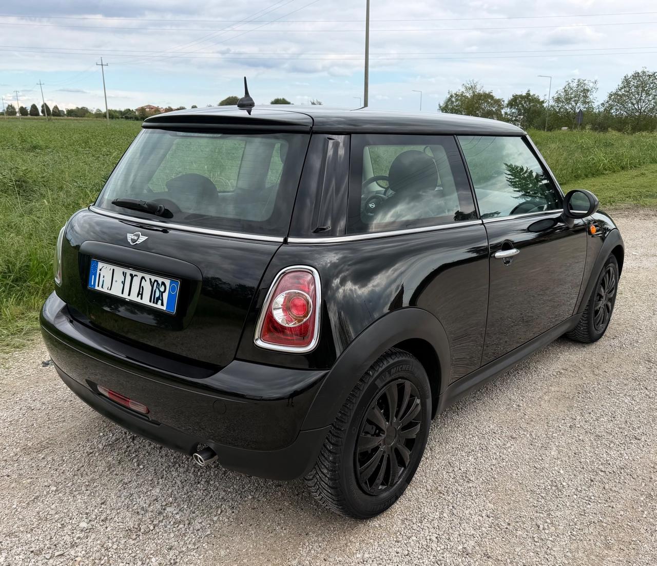 MINI COOPER ONE 1.6 BENZINA NEOPATENTATi R56