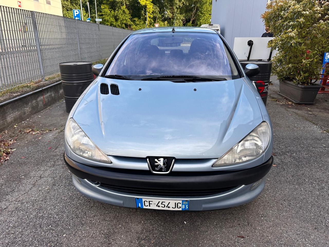 PEUGEOT 206 1.4 BENZINA (ADATTA NEOPATENTATI)