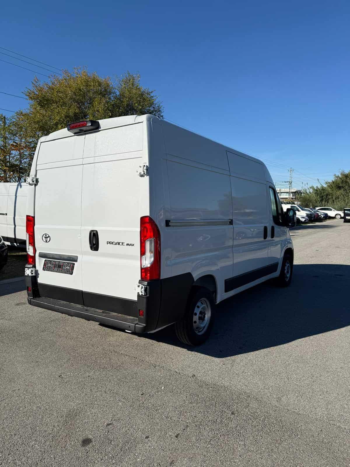 0450 NOLEGGIO FURGONE NUOVO TOYOTA PASSO MEDIO