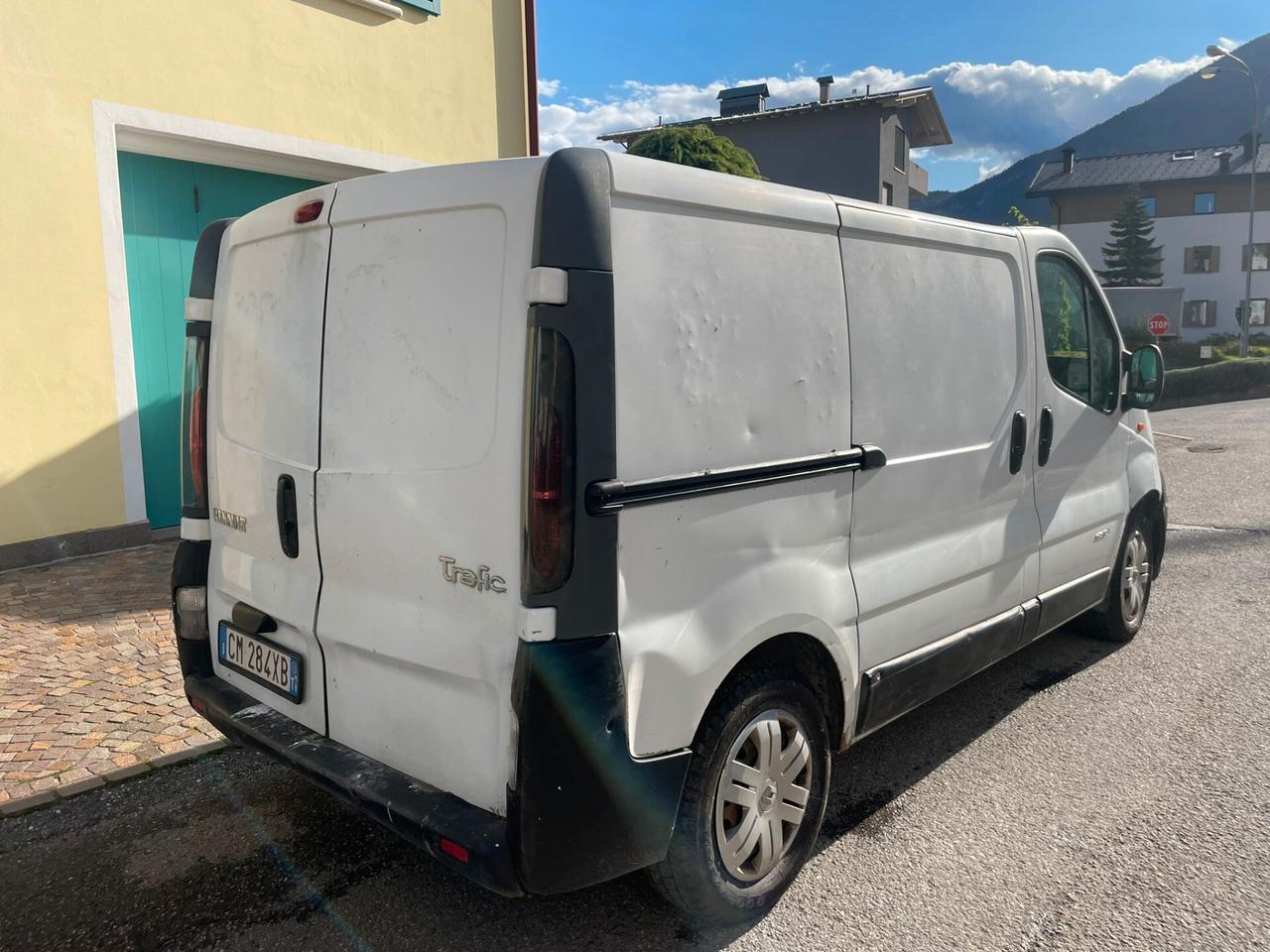 RENAULT TRAFIC 1.9 DCi 100CV