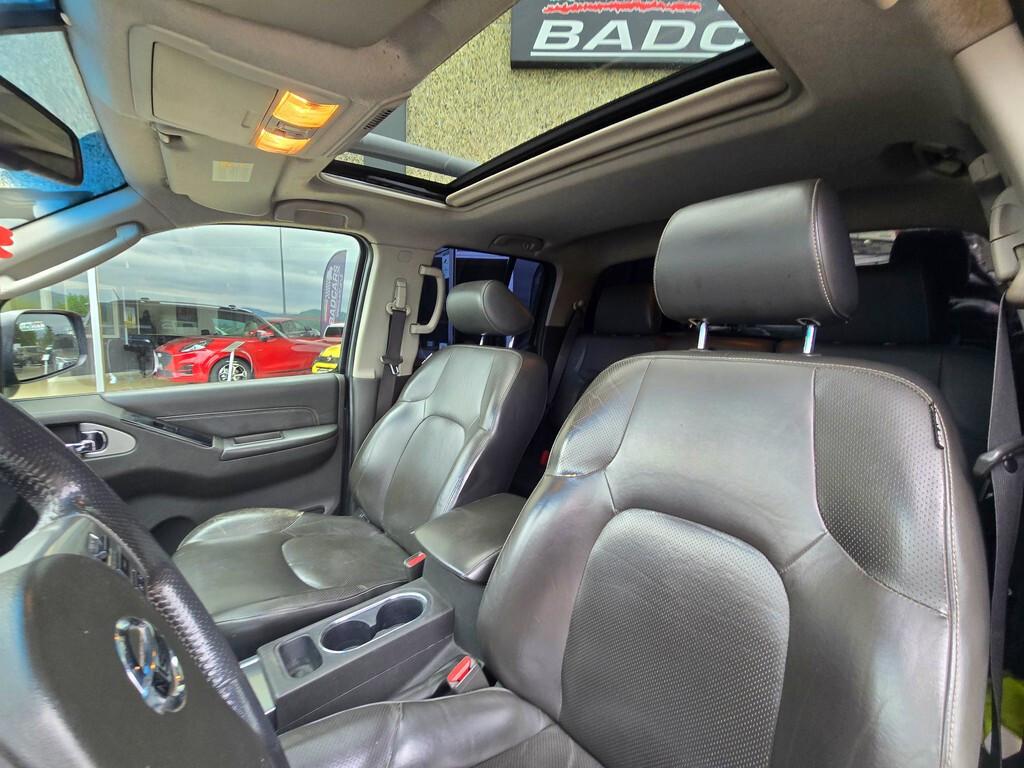 Nissan Navara 3.0 V6 DCI 231CV "LE" CON PREZZO REALE!