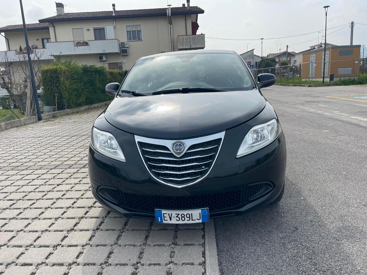 Lancia Ypsilon 1.2 69 CV 5 porte GPL Ecochic Gold