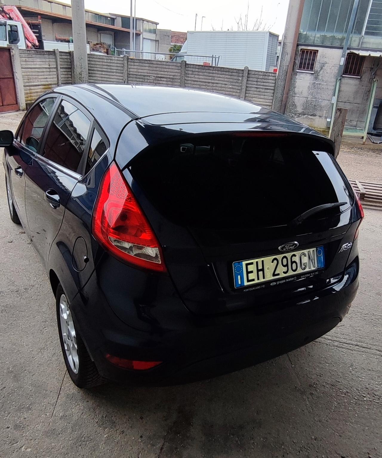 Ford Fiesta 1.4 TDCi 70CV 5 porte Titanium