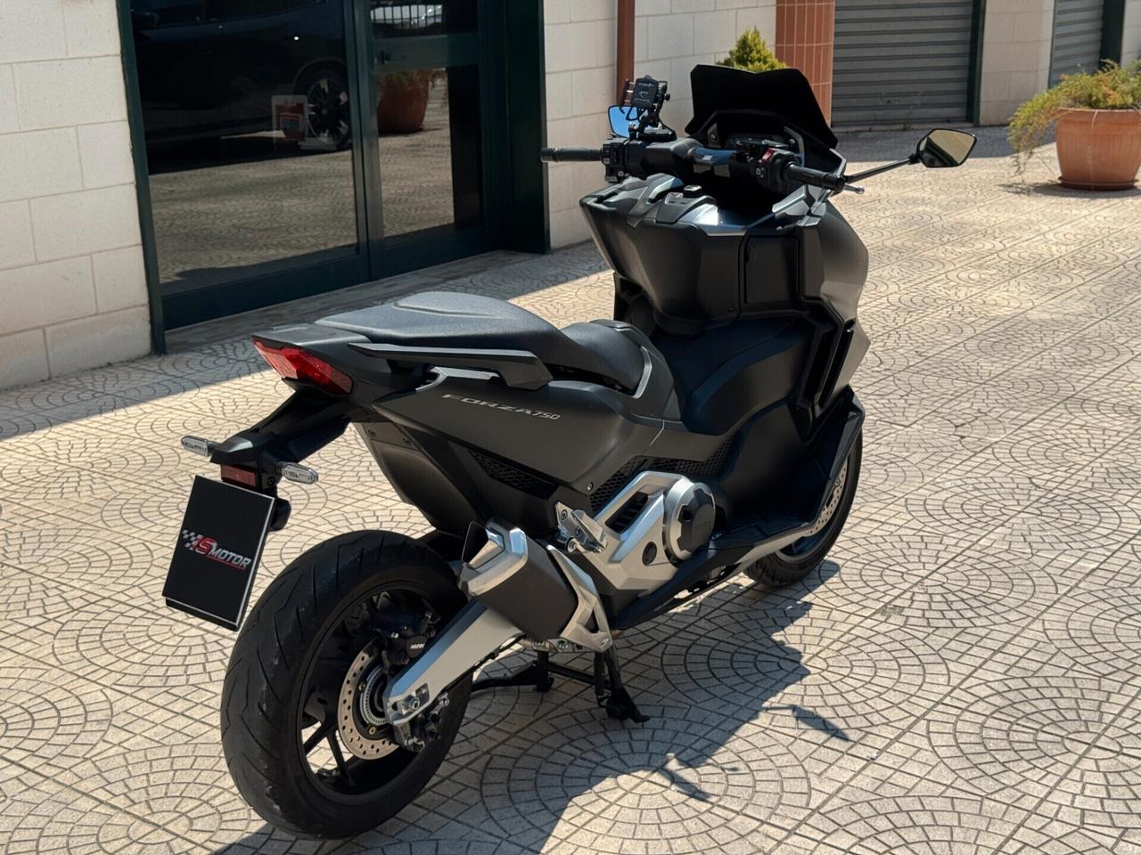 HONDA FORZA 750