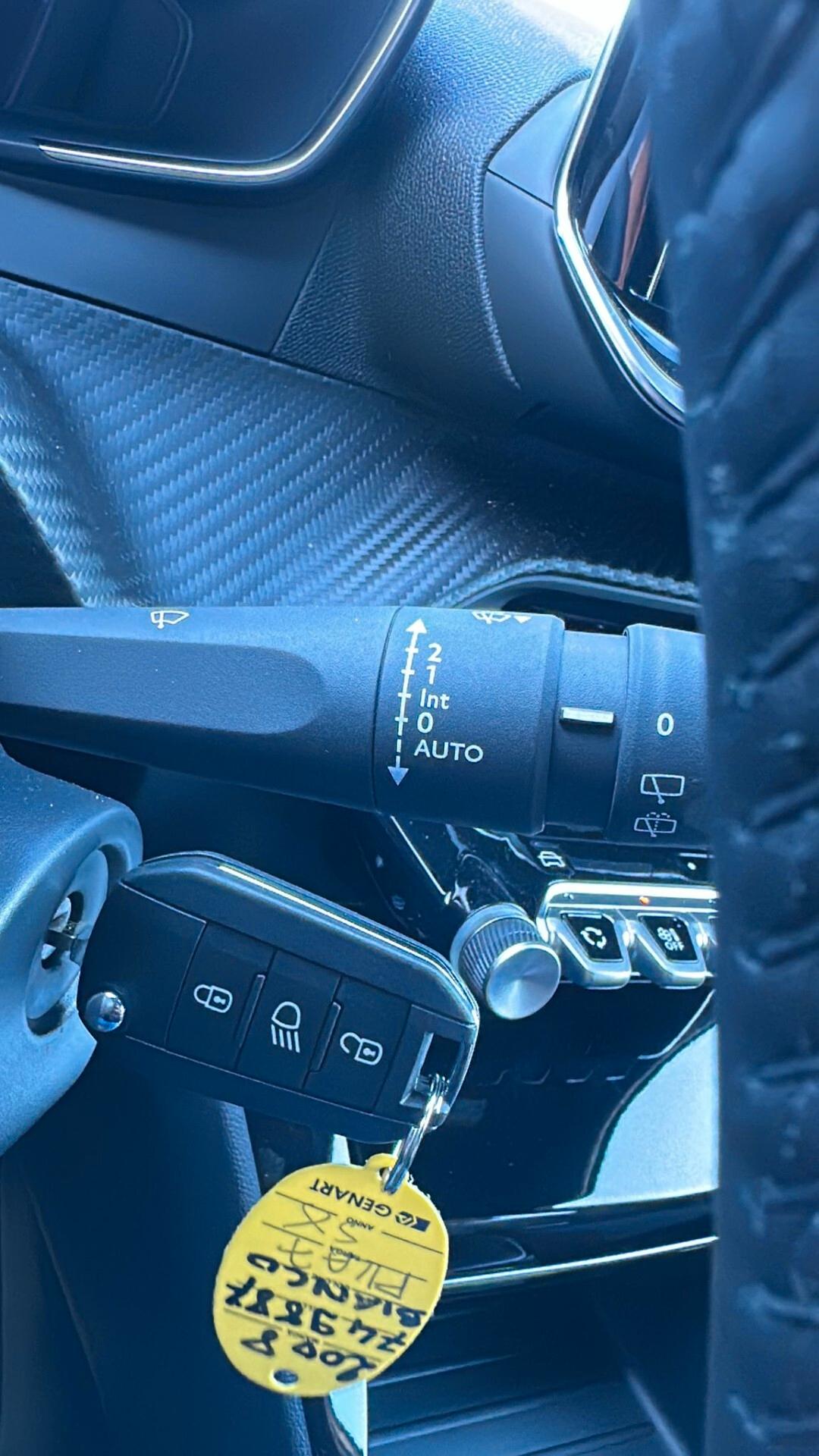 Peugeot 2008 PureTech 100 S&S Allure