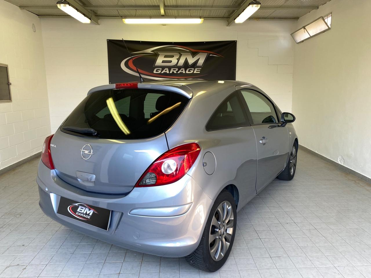 Opel Corsa 1.2 80CV 3 porte GPL-TECH Edition