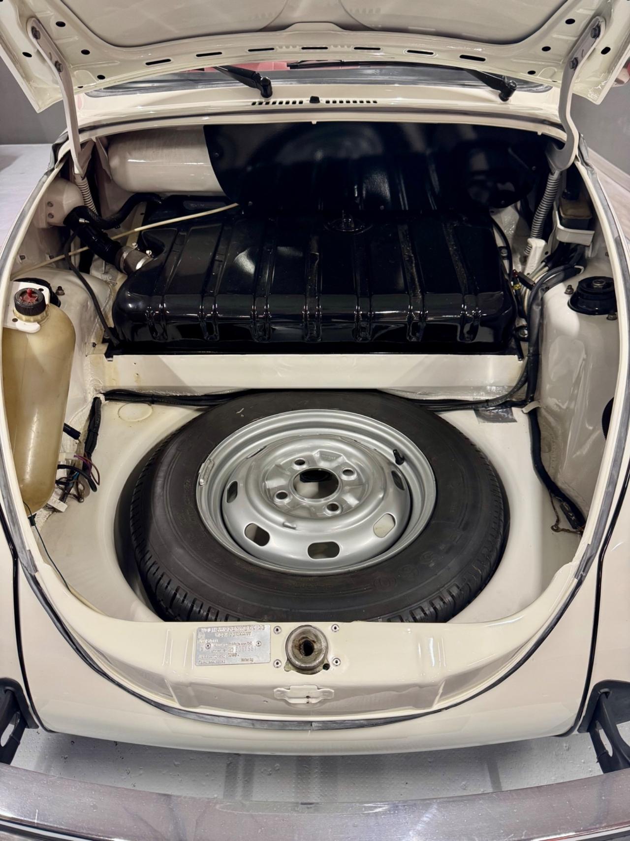 Volkswagen Maggiolone Cabriolet 1200 Karmann