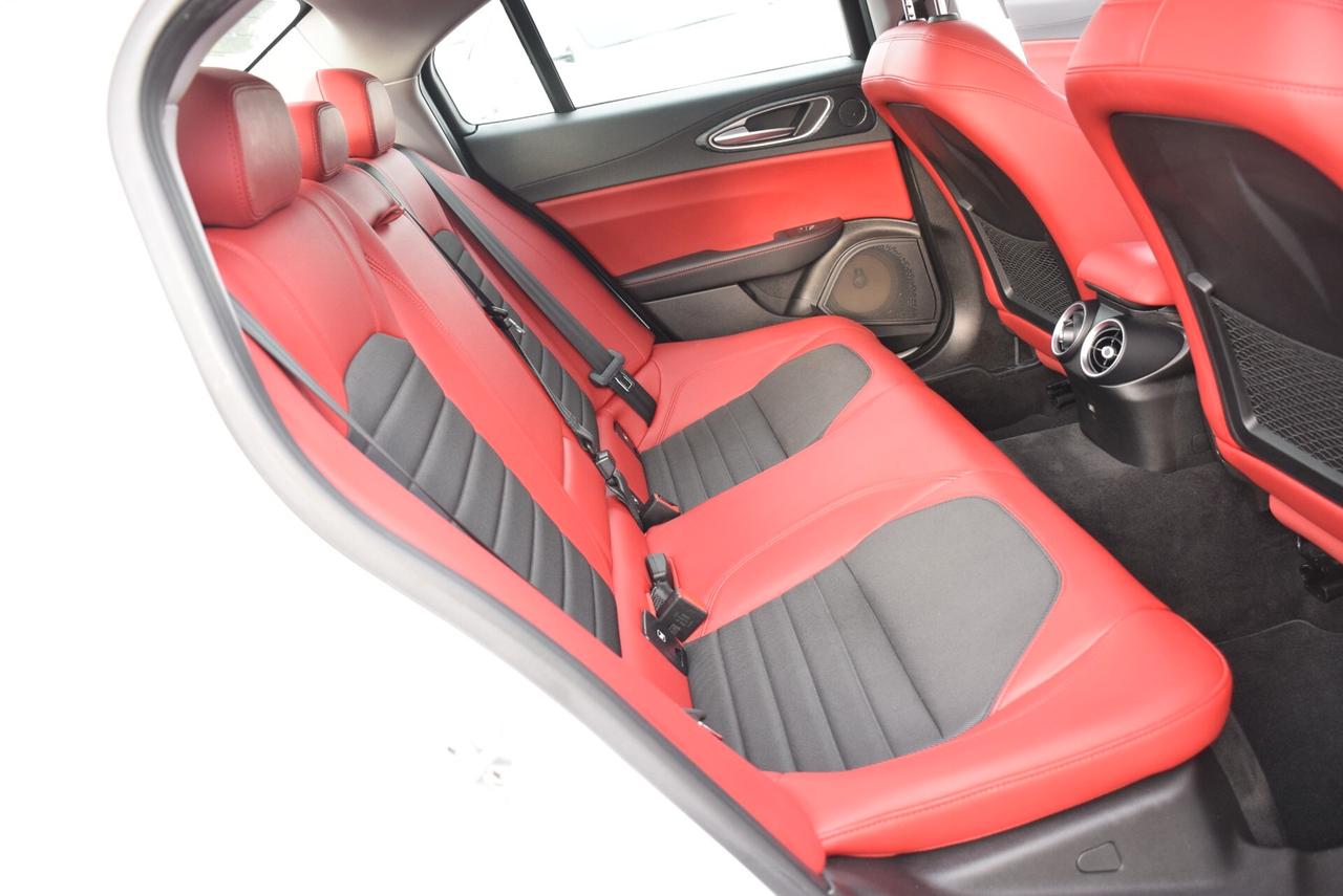 Alfa Romeo Giulia ALFAROMEO 2.2Td AT8 Super NAV SENSORI PELLE IVA ADAS