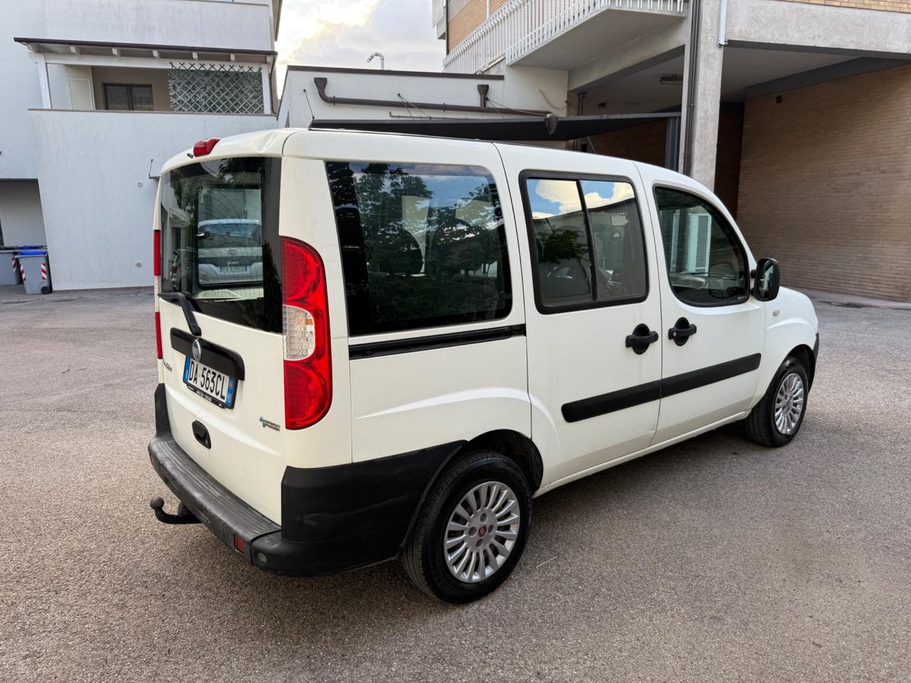 Fiat Doblò 1.6 16V Natural Power Active