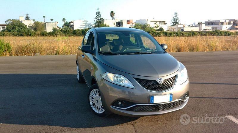 Lancia Ypsilon 1.2 69cv Silver