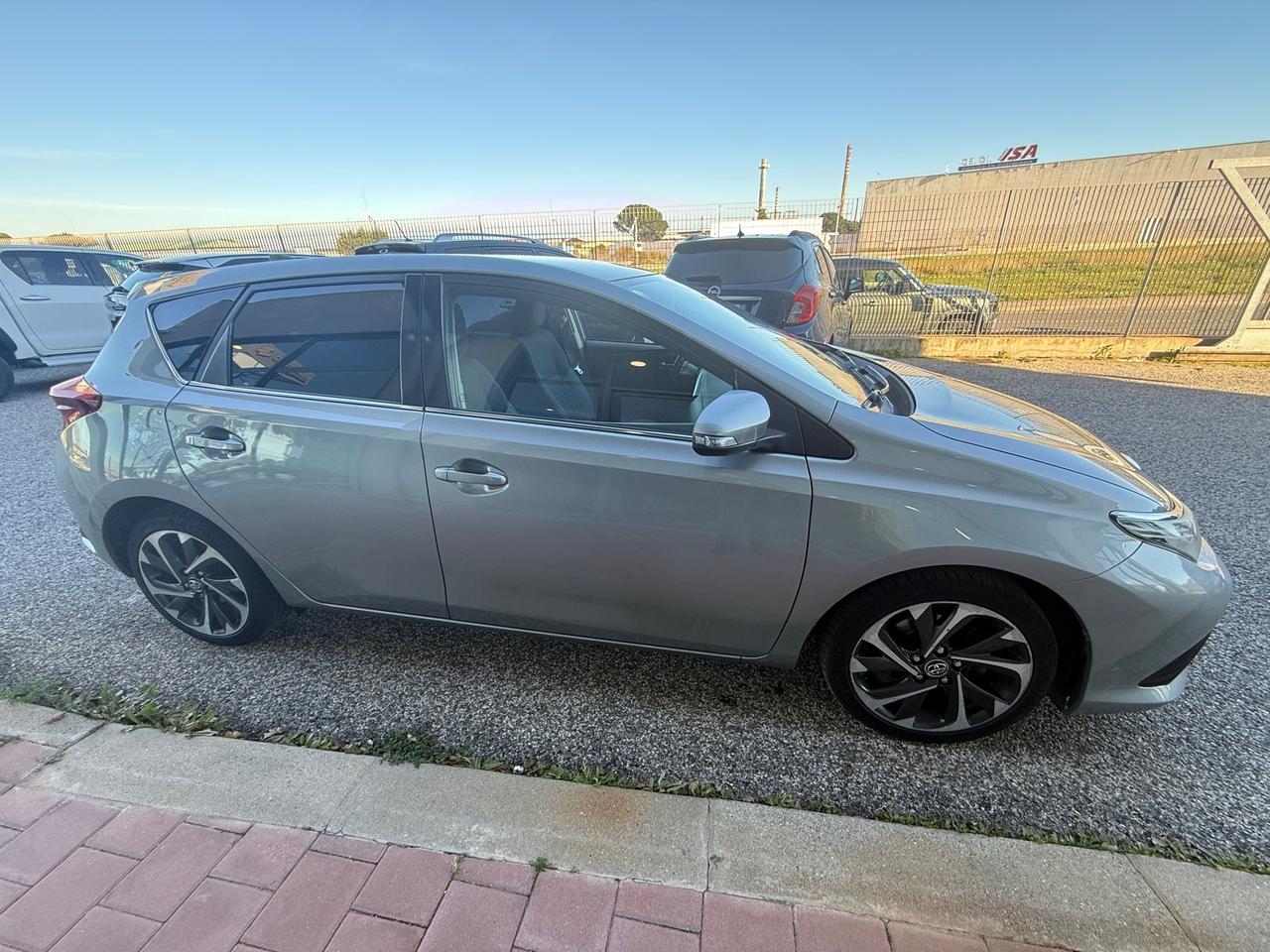 Toyota Auris 1.4 D-4D 90cv LOUNGE my16"