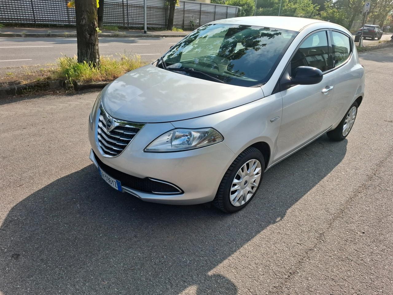 Lancia Ypsilon 1.2 69 CV 5 porte Platinum