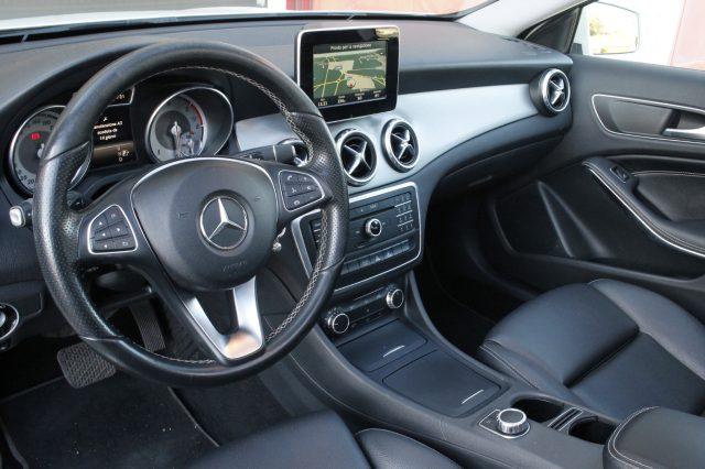 MERCEDES-BENZ GLA 200 d Automatic Executive tetto panorama