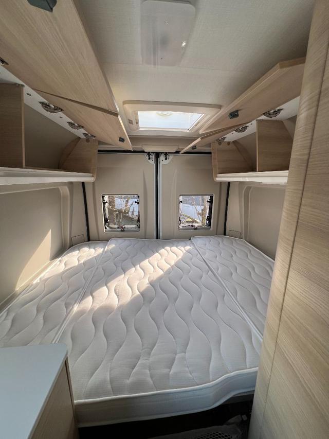 CHAUSSON V594 FIRST LINE