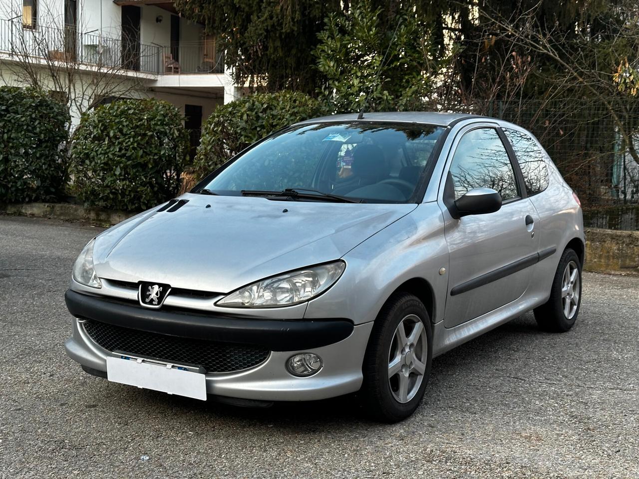 Peugeot 206 1.1 3p. XT