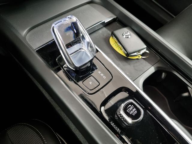 VOLVO XC60 B4 automatico Plus Dark