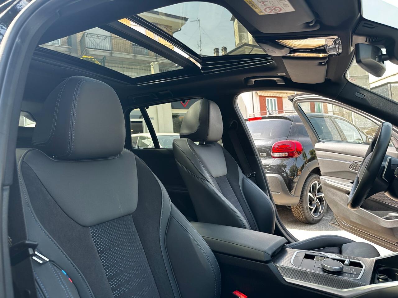 Bmw 318 d Touring M SPORT_PANORAMA_TOTAL BLACK_FARI oLED_HEAD-UP 320