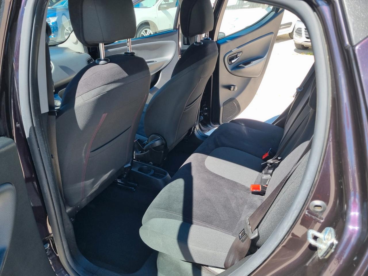 Lancia Ypsilon 1.2 69 CV 5 porte Gold