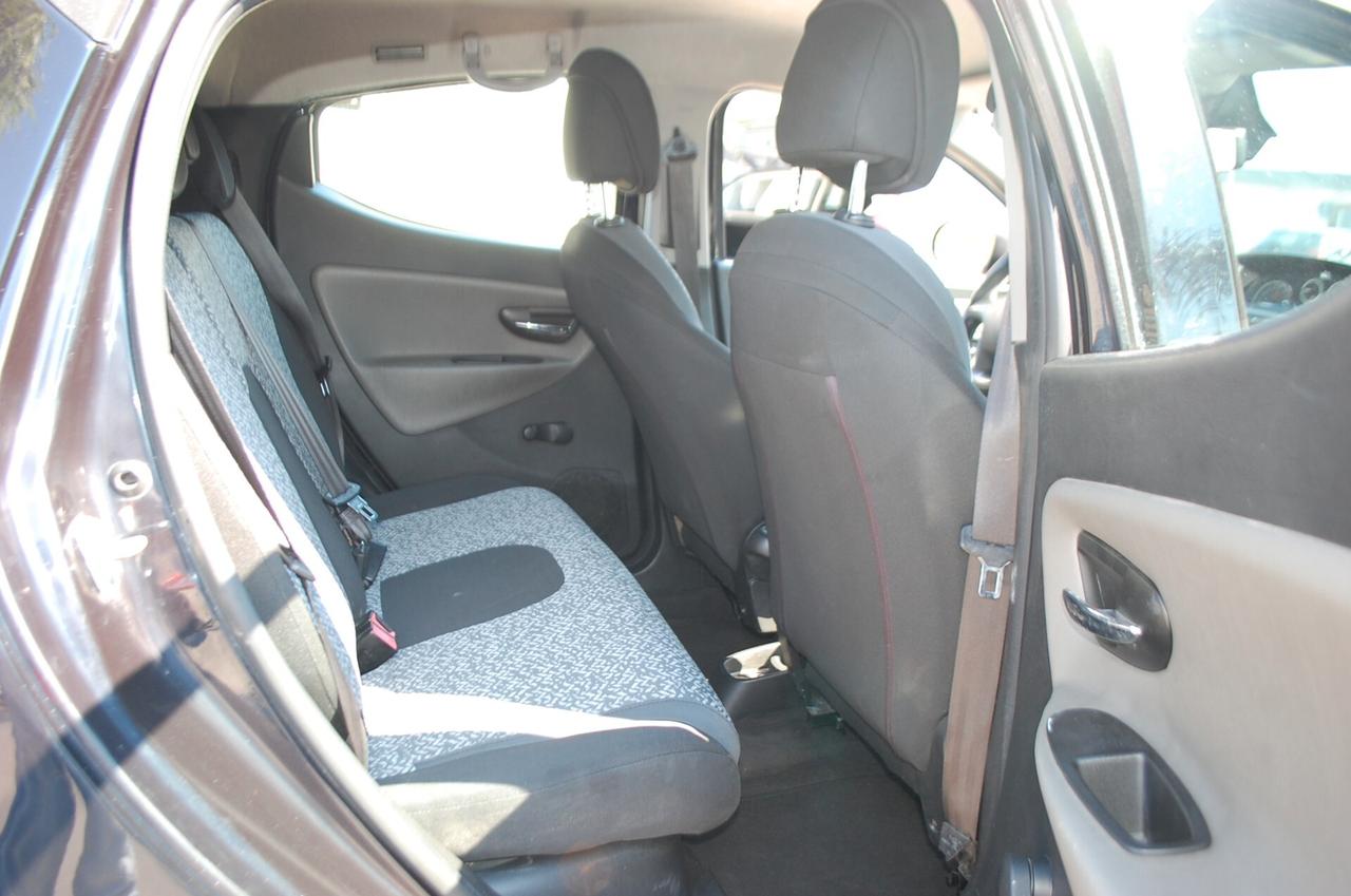 Lancia Ypsilon 1.2 8v Silver ecochic Gpl 69CV Uff Italy Lega