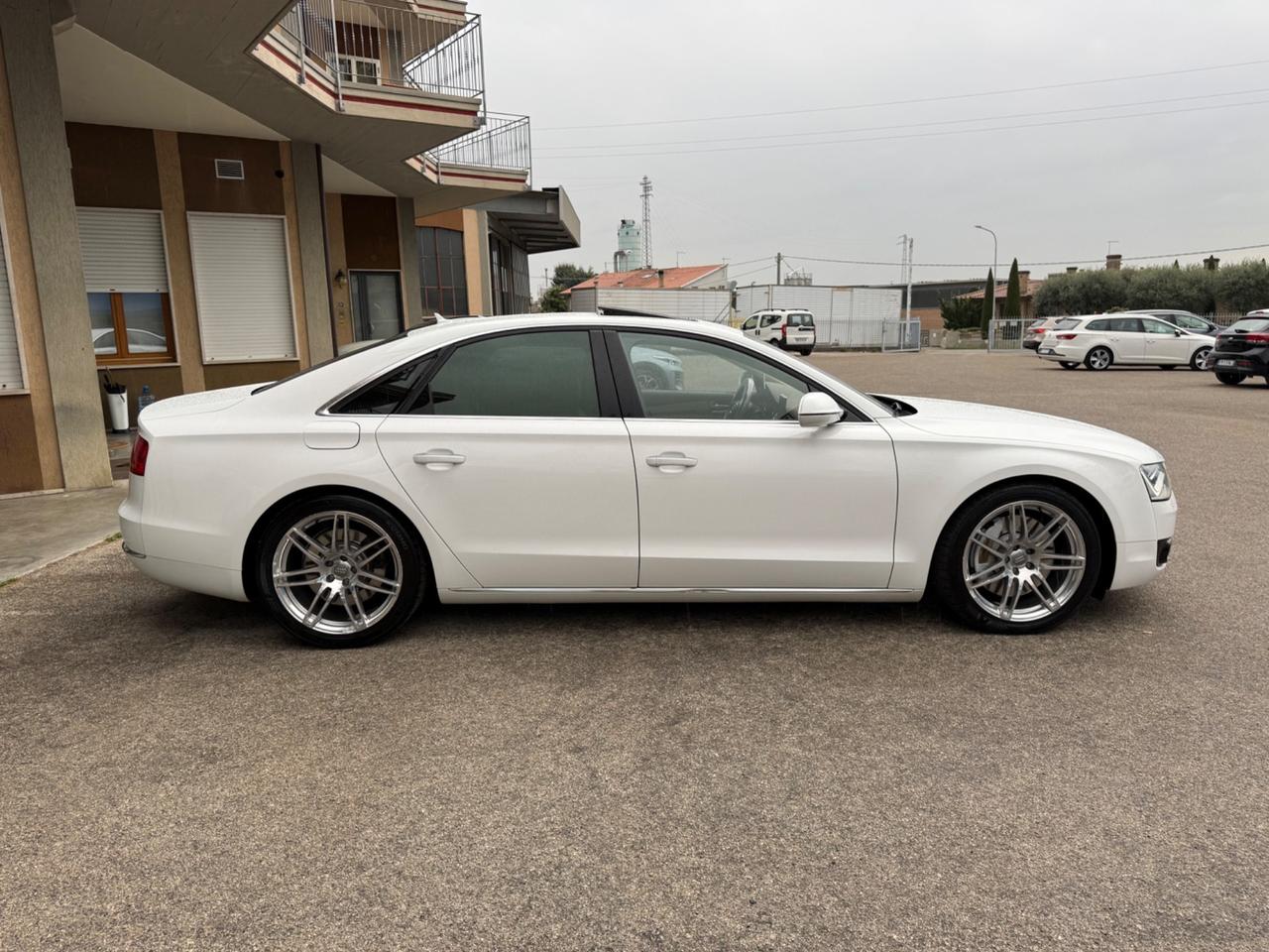 Audi A8 4.2 V8 TDI quattro tiptronic -