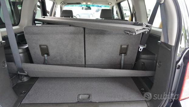 NISSAN Pathfinder 2.5 dCi LE