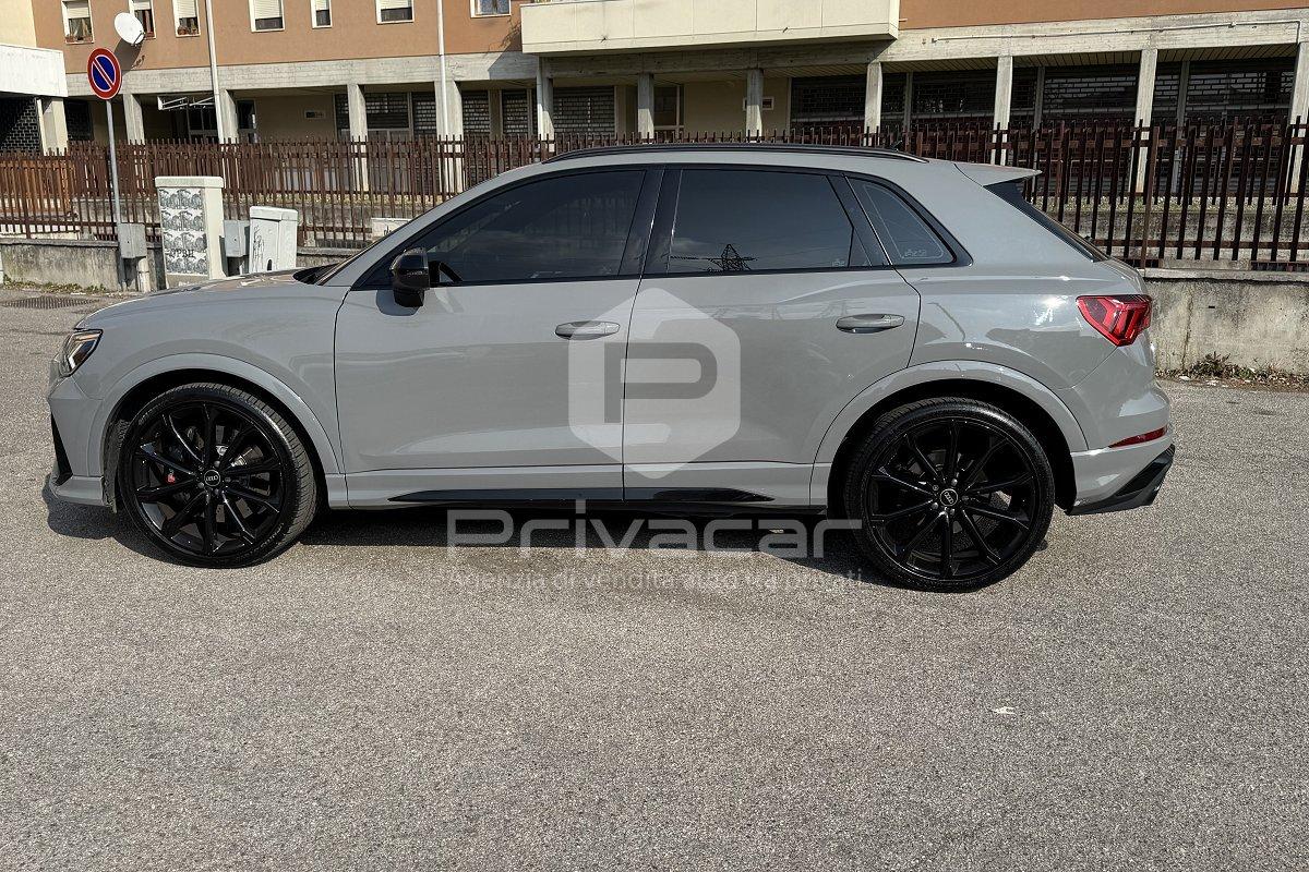AUDI RS Q3 quattro S tronic