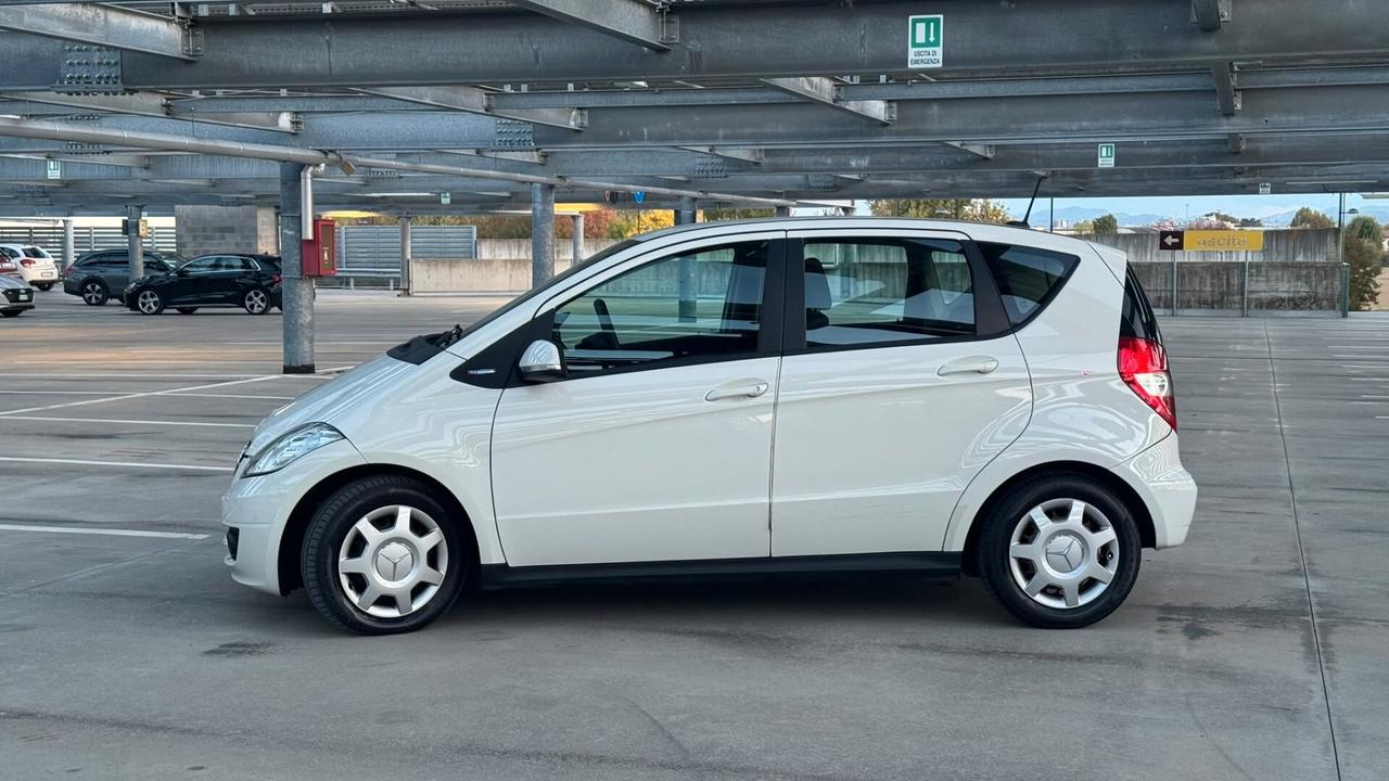 Mercedes-benz A 160 CDI BlueEFFICIENCY Executive