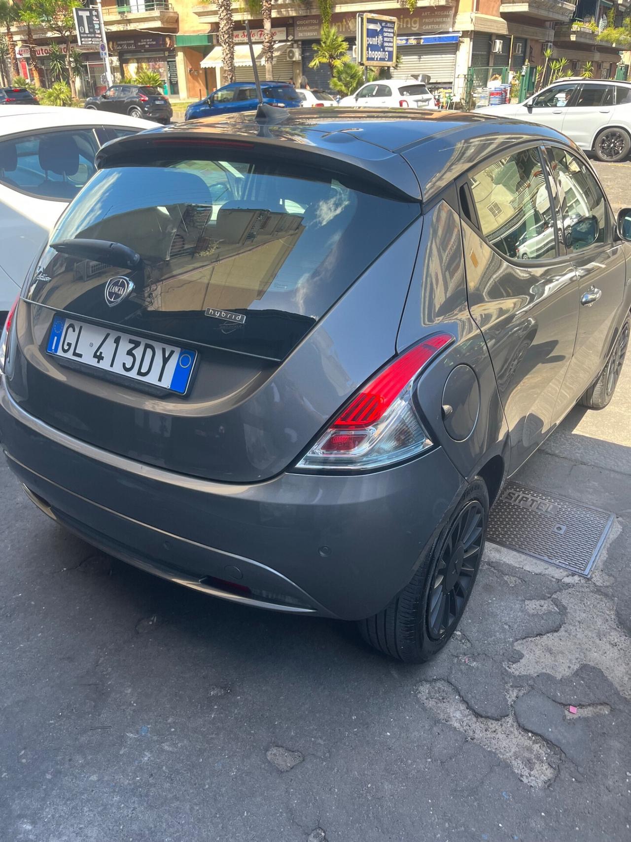 Lancia Ypsilon 1.0 FireFly 5 porte S&S Hybrid Silver Plus