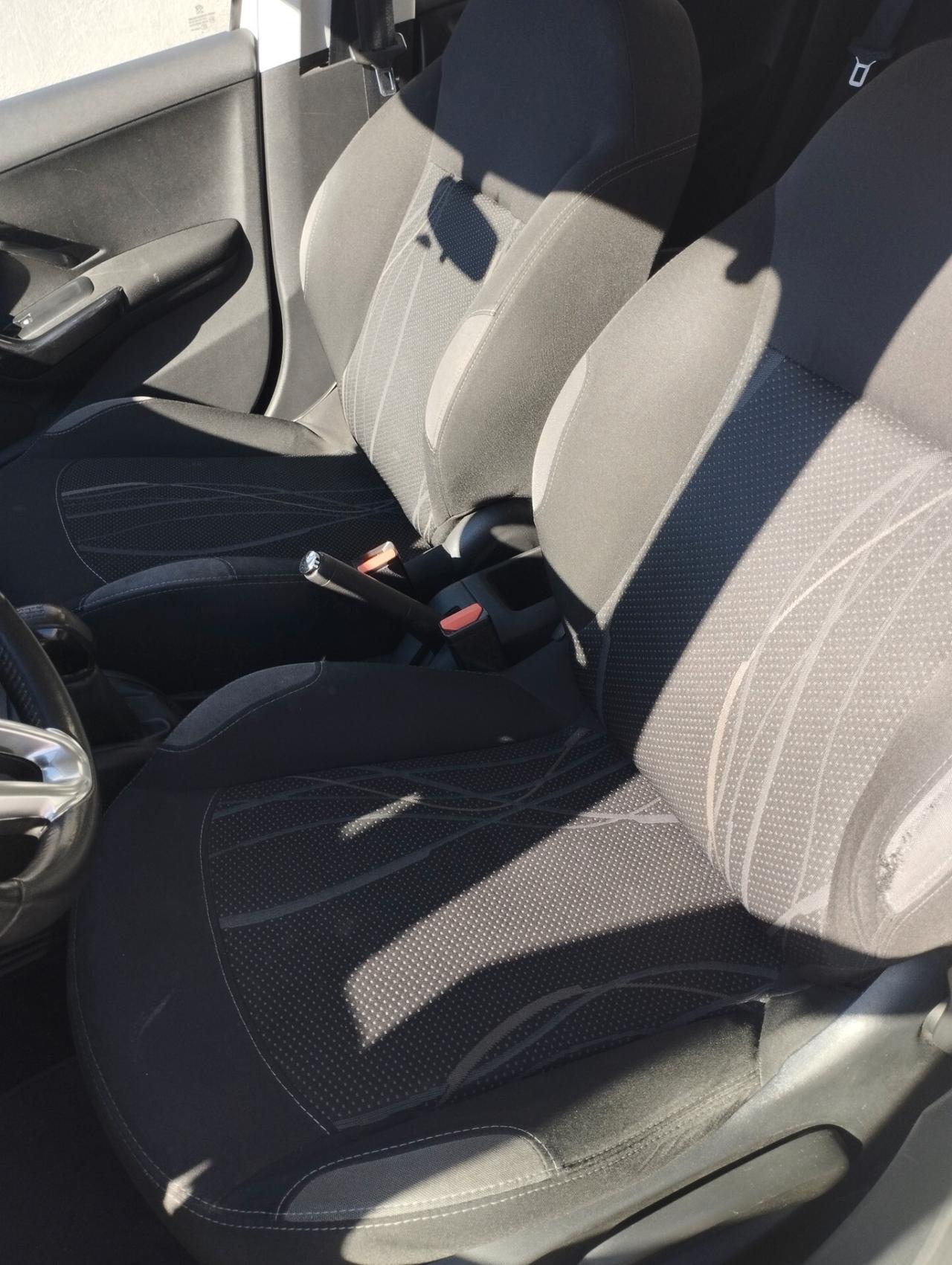 Peugeot 208 1.4 HDi 68 CV 5 porte Active