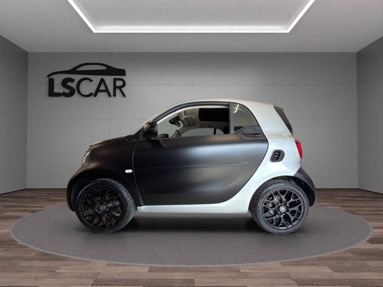 Smart fortwo coupe 0.9 Passion Turbo 90cv - Unico proprietario - Promo finanziamento - Cerchi in lega 16" - Luci Led - Tetto panoramico - Schermo touch - Sport Pack