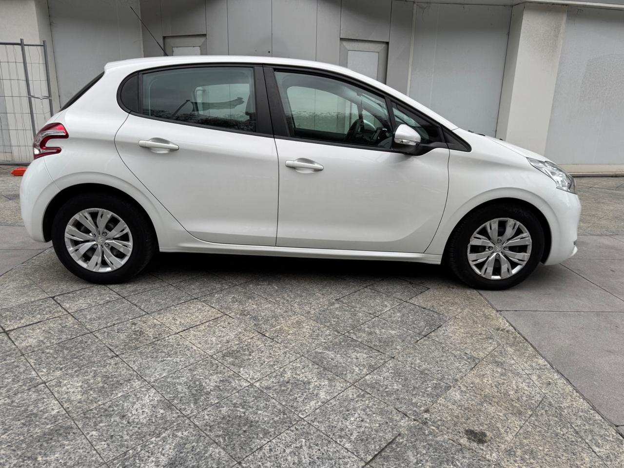 PEUGEOUT 208 1.6 HDI 92 CV NEOPATENTATI