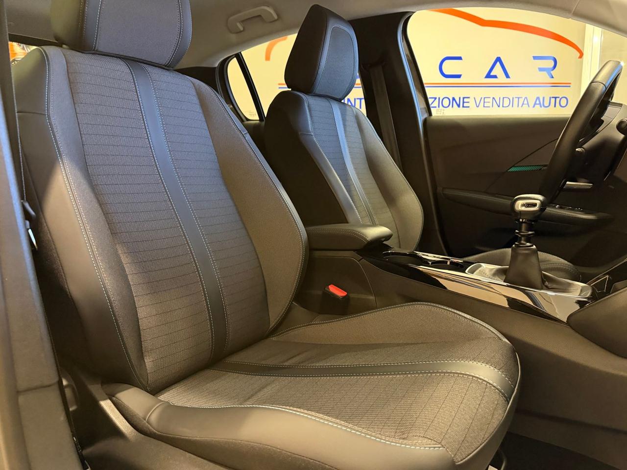 Peugeot 208 Allure Pack 1.5 Blue HDI 100 #10467