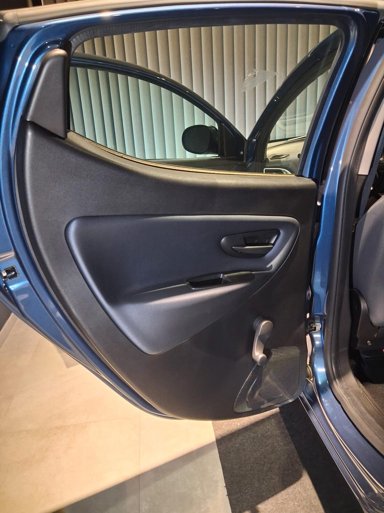 Lancia Ypsilon 1.0 FireFly 5 porte S&S Hybrid Gold Plus
